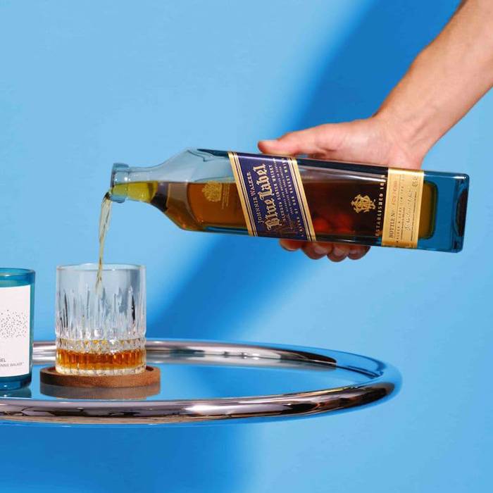 Johnnie Walker Blue Label 1l от BNKWines.bg