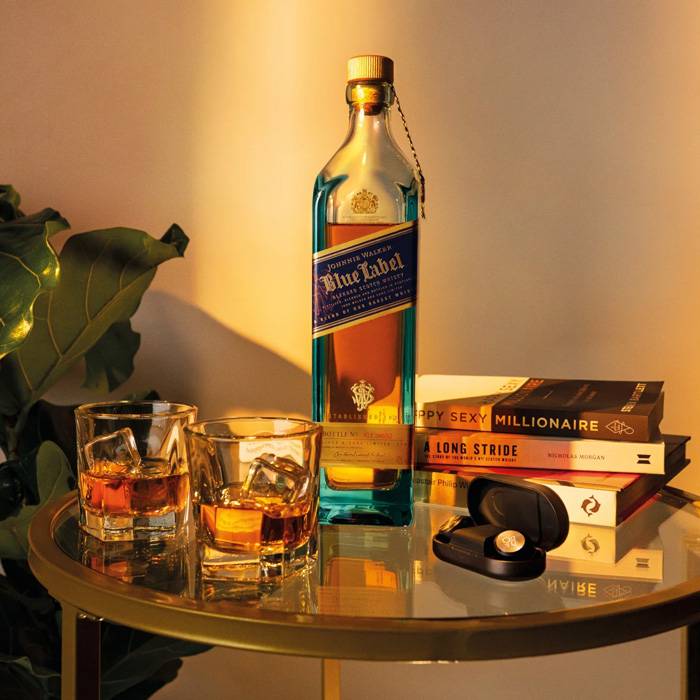 Johnnie Walker Blue Label 1l от BNKWines.bg