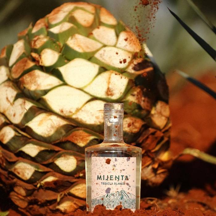Mijenta Blanco - Box with glasses - 700ml от BNKWines.bg