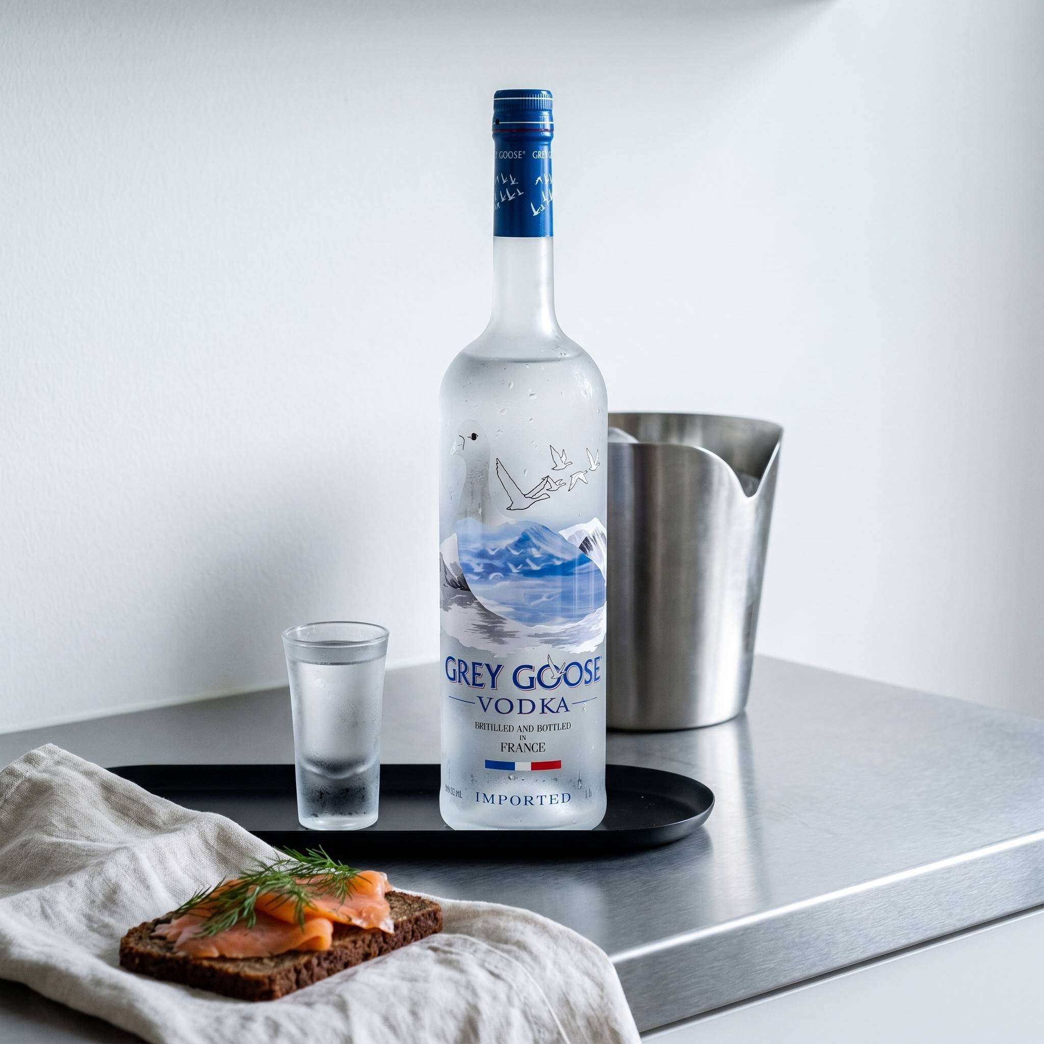 Grey Goose Vodka 1l от BNKWines.bg